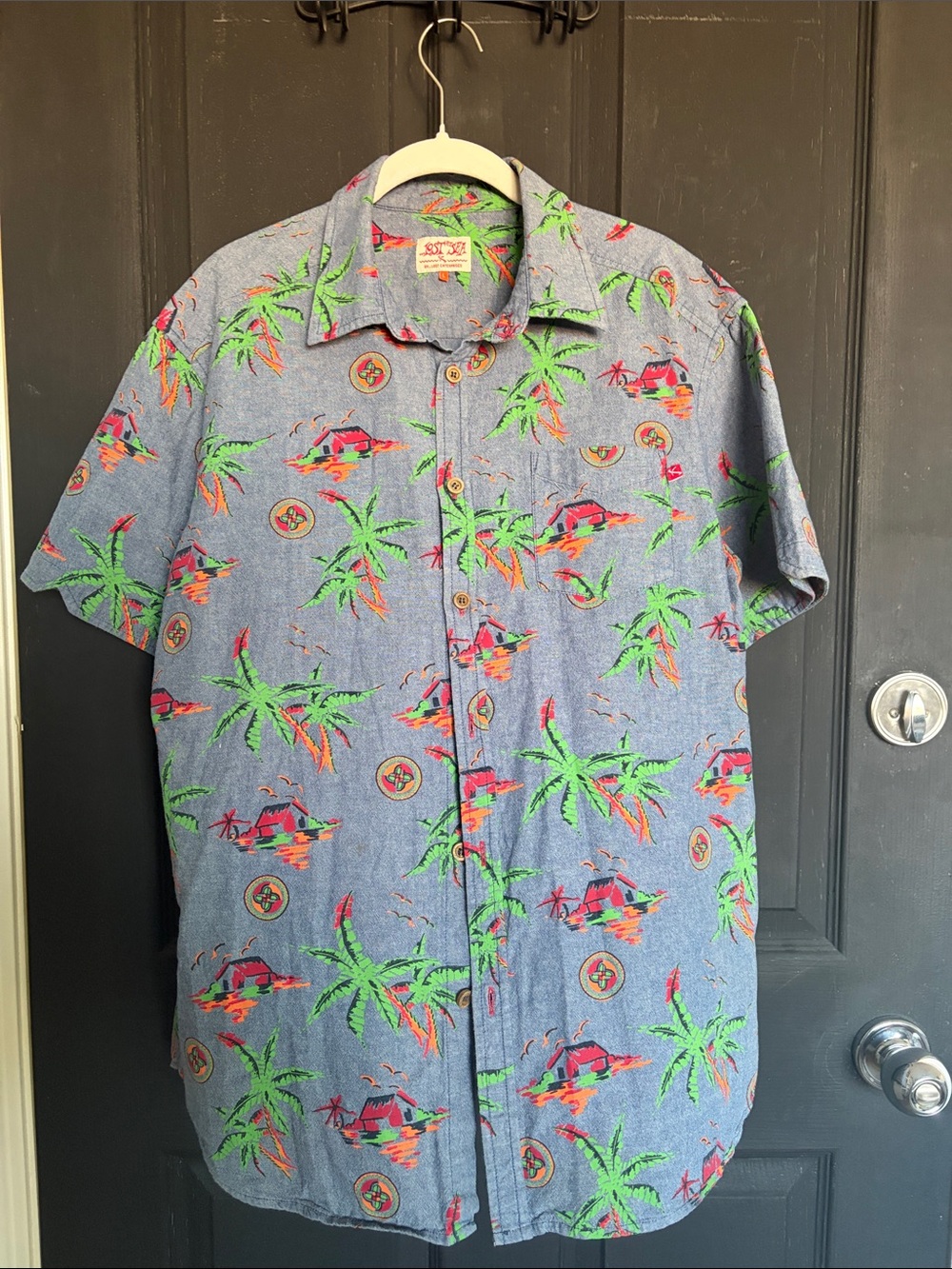 It’s Lost Casual Short-Sleeve Button-Down Shirt in Blue with Tropical Print